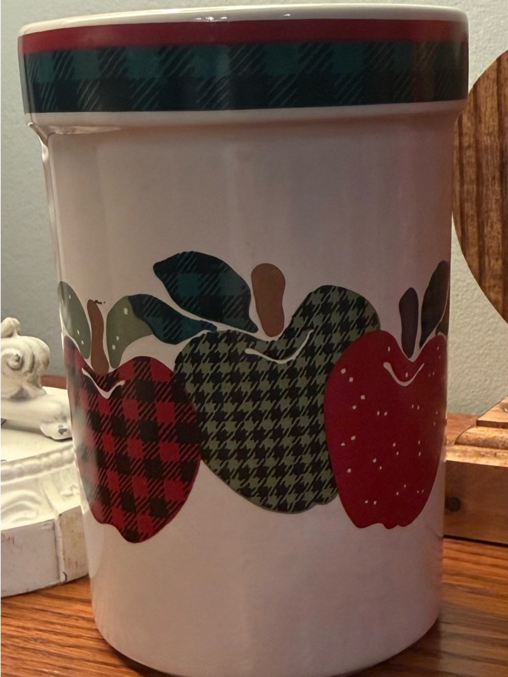 Applejack Ceramic Utensil Holder